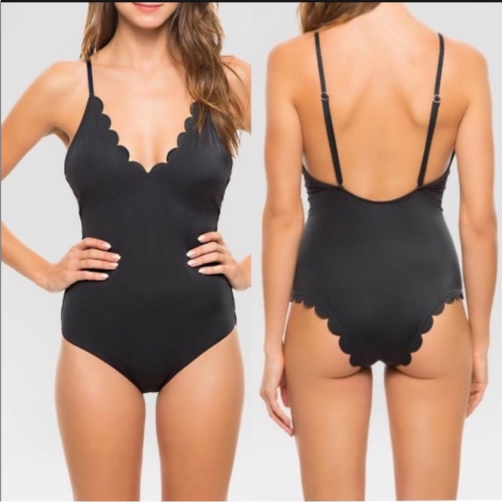 *NWOT* Vanilla/Beach Scalloped Open Scoop Back One Piece Swimsuit size S small